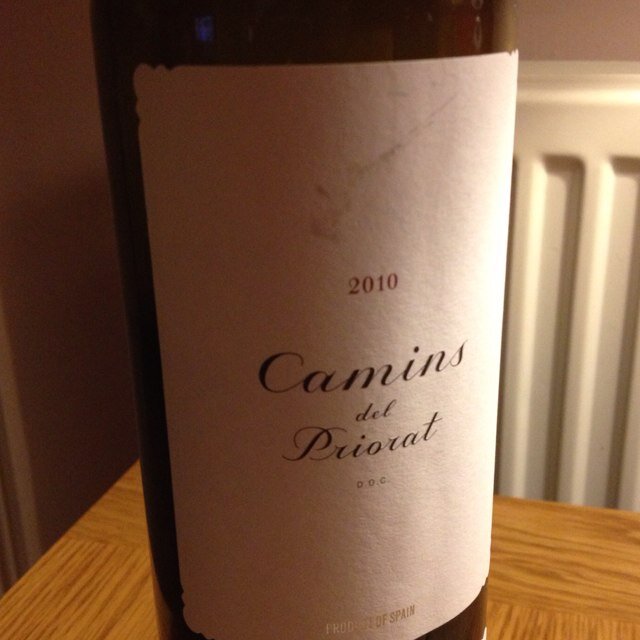 Lover of wine, Swansea City, pretty much all decent sports and most of all family. Average 1st serve speed of 101 mph.