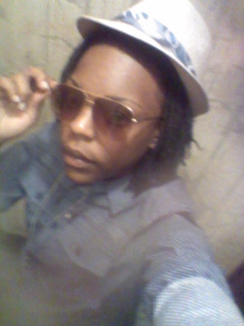 yo im a sag, and im laid back like to chill, and play basketball..Go to tri-c and jus tryna make it in life...jus a smooth sagitarius!