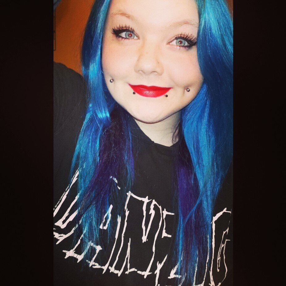 that blueheaded girl
