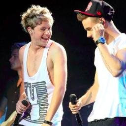 PLEASE FOLLOW @xhoranhugx This is a free follow :) x