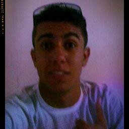 tenho 19 anos, Católico, canceriano, adoro da um rolé i tow sempre de booa    ;] segue aée!