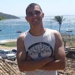21, carioca, simpático, brincalhão, sonhador e persistente!