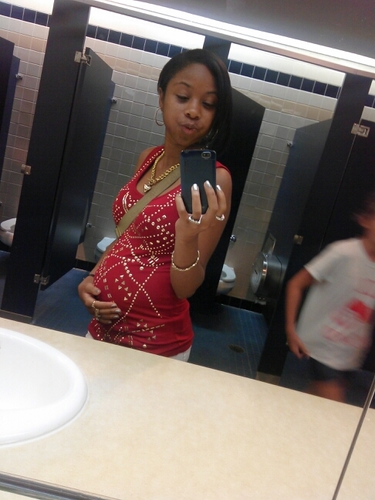 Showno_twuv's profile picture. New Twitter Follow me on Instagram @_Show_no_Love