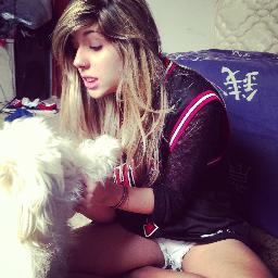 oimoniqui's profile picture. Twitter novo, to seguindo todos de volta, e se eu te seguir segue também, blé .. Twitter antigo foi hackeado @mooniqui