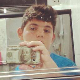 Gosto de futebol,tenho13 anos, solteiro .