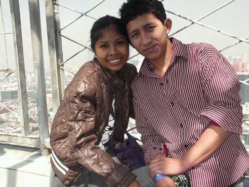 la pareja perfecta no es la ke nunka tiene problemas,sino la ke a pesar de ellos siempre estan juntos