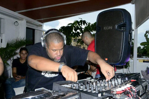 DJ Producer, 
 
Bookings: for information on bookings and gigs, please refer to the LOMBARDO -DJ/PRODUCER @dj.lombardo.ra #TeamFoamLoverz