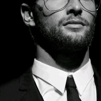 ورآء كل آنسآن : حيآة آخرى ،يعيشهَآ بِمُفردَههہ '♡