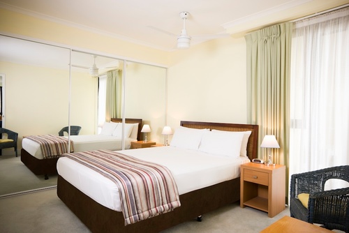 Neptune Resort is the ideal accommodation choice and location for families and couples wanting to experience the fun and atmosphere of Broadbeach.