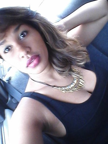 Amame.