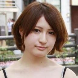 パパがアメリカ人、ママが日本人のハーフの千葉県に住む２２歳の女の子です♪でもね、ずぅーっと日本に住んでるので、全然英語が喋れないの（笑）ママに相談したら、英語のことわざを勉強するのがいいよって言われたので、勉強した英語のことわざをつぶやくぞぉ～ *´艸｀)
