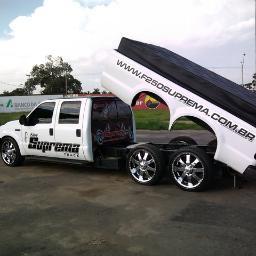 A melhor e maior estrutura automotiva. com 80 auto falantes ULTRAVOX. 10 môdulos TARAMP'S de 30.000 RMS. curta tambem no facebook- www.facebook/ultravoxsuprema