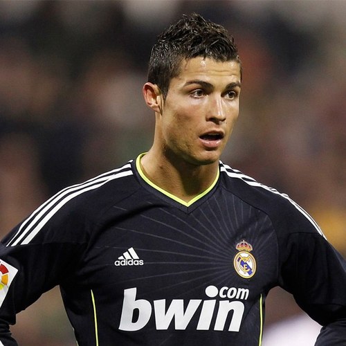 Follow me if you live for soccer.