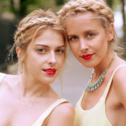 Virginie, fashion journalist and Victoria, actress share their loves with you.