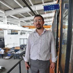 Kimisi Toprak Kadar Değerli Kimisi Ot Kadar Gereksiz ! Herkez Yaşıyor Bir Şekilde. Kimisi Şerefli Kimisi Şerefsiz..!