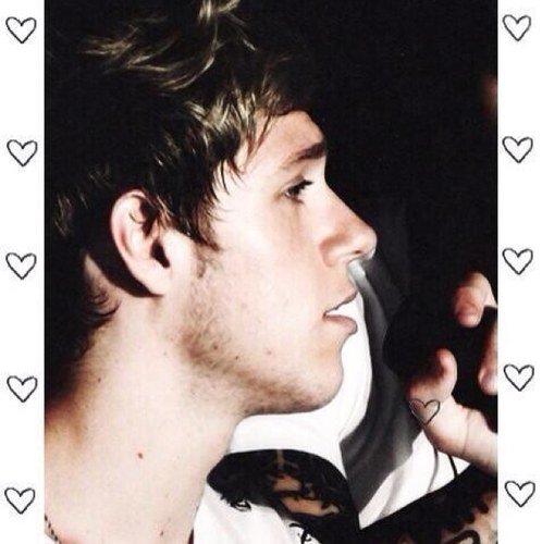 getawayniall's profile picture. ♡ avoiding people from school ♡