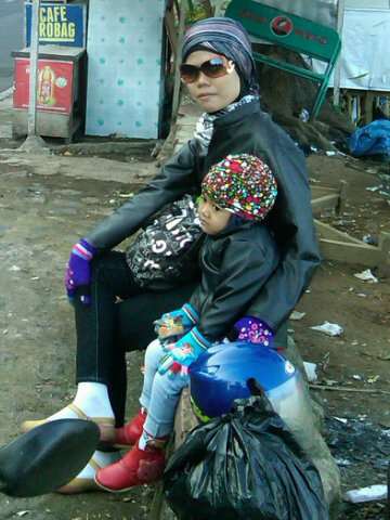 mahasiswa,follow me and I follow you,just friendly|@farhanloveseni my hubby|@syakiragarsel anakku