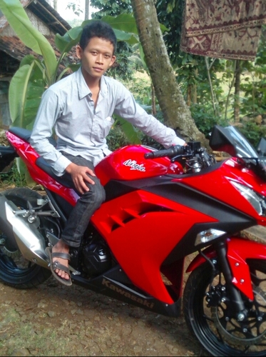 jadilah drimu sendri,,,jngan mau jadi org lain...