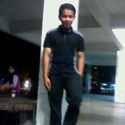 :| Umur 17 , tnggal di FBB.. Sek di Smk KS. Batch 1996 dan mgse SPM thun ni. Follow lah saya dan jngan segan2 mention saye ok! Haha |: