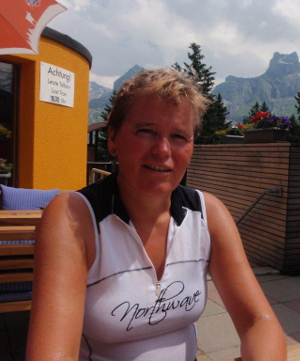 lambiek2's profile picture. Verkoopmanager Mybusinessmedia ( http://t.co/kbg0kJsHuj ) 
Een energieke en gedreven persoonlijkheid met een marathonconditie.