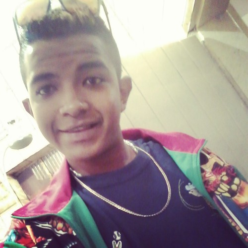 DEUS ME GUIA &  ZÈ POVINHO ME VIGIA                                         Made in FaveelA $$  Me add no face http://t.co/5RiyxD6uGx