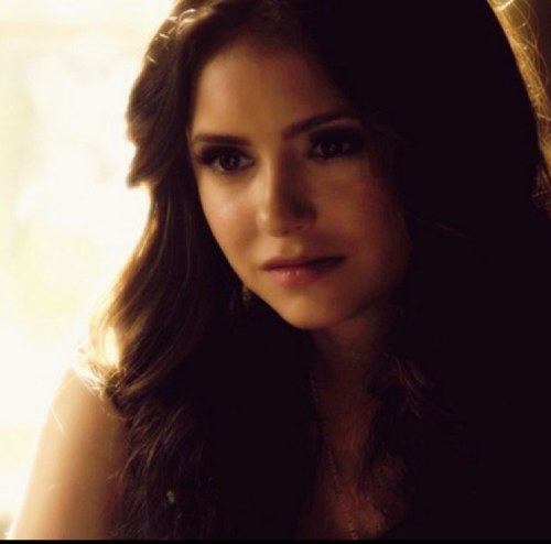 Tatia_crv's profile picture. Tatiana.19 años aparentes me enamore de los hermanos Mikaelson. Replica original. 
You have the Petrova Fire