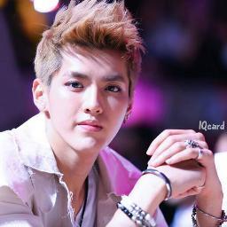 [ 吴凡 leader exo-m  ]  [ ♥เเพนด้าของผม @TAOMBOTH  ] มองผมแบบนี้  อยากได้สามีเป็นลีดเดอร์เหรอหืม #FAMWOLF