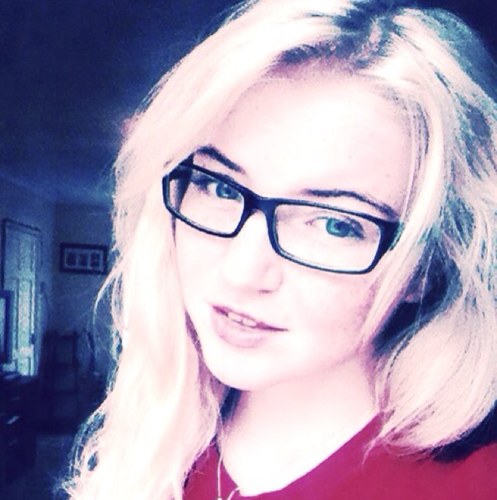 HollyLucker's profile picture. 