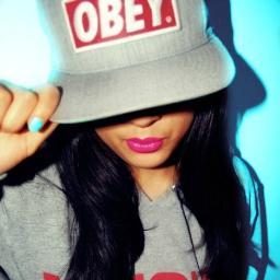 @OhTienersTweets
#OhTienersTweets ● #GewoonVolgen ●
 Onze tweets zijn retweetbaar & herkenbaar! ●
Wonderland