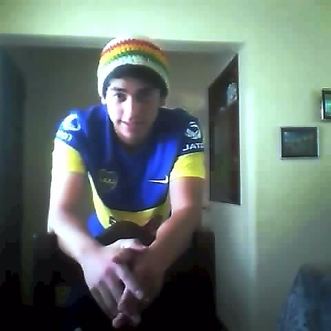 Soy de BOCA, amo el deporte en especial el futbol. Me gusta el ROCK :) y la musica lenta.. Odio la cumbia y el regaeton.. Seguime y te sigo ;) Saludos Gente