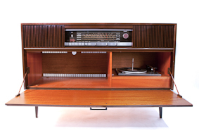 Vintage audio furniture refurbished and ready to play
Visit us at our Newcastle showroom in RPM Music, 4 Old George Yard, NE1 1EZ 
http://t.co/WbJREScf6L