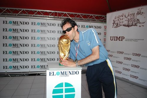 elmesias07's profile picture. 