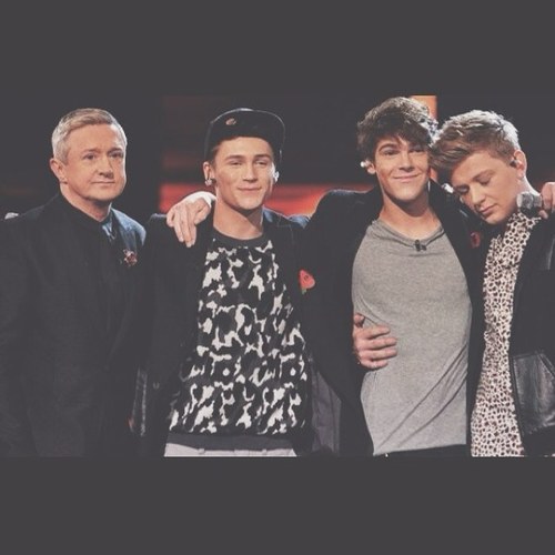 Ta source Francaise officielle sur les District3! Vous pouvez déjà precomander l'EP des garcons ici http://t.co/aQVYReJQ1z qui sortira le 18 août!