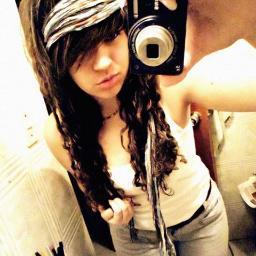vivo la vida al maximo!!!     aMO FULL A JUSTIN BIEBER!!!!♛