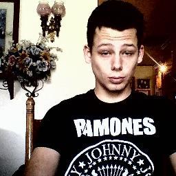 Kingtricomb's profile picture. 