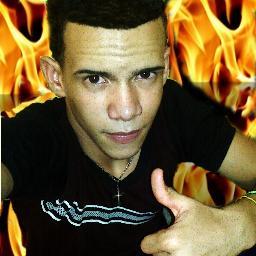 100pre ADICTO A twitter https://t.co/6Kk4ZAm6up Y ALAS MUJERES..... ;) :)