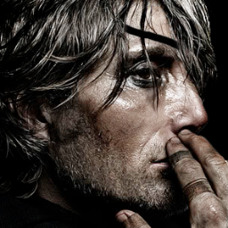 Segundo hijo de lord Quellon Greyjoy. Capitán del Silencio. Guerrero hábil y manipulador. Astuto, sagaz e implacable.