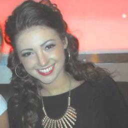 Laura Moloney sat on a pony eating macaroni cheese ©