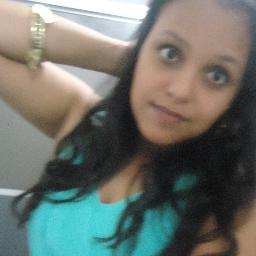 Isso faz seus lábios tão beijáveis
E seu beijo, imperdível
Seus dedos, tão tocáveis
E seus olhos, irresistíveis
~Irresistible- One Direction~