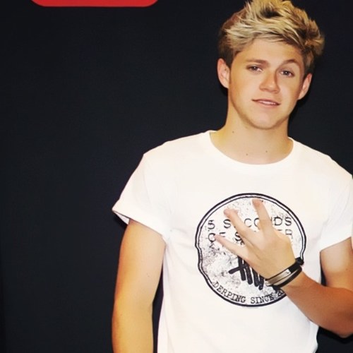 Hey @NiallerStereo and @Kaymie5sos just gave you a follower for free! Go follow her :)
