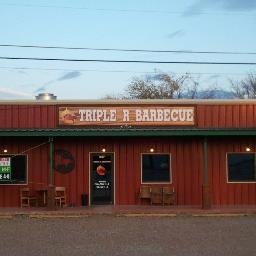 Born May 25, 2010 to Richard & Donna Hunter:  TRIPLE  R  BARBECUE ... a few fingers better than finger-lickin' good !