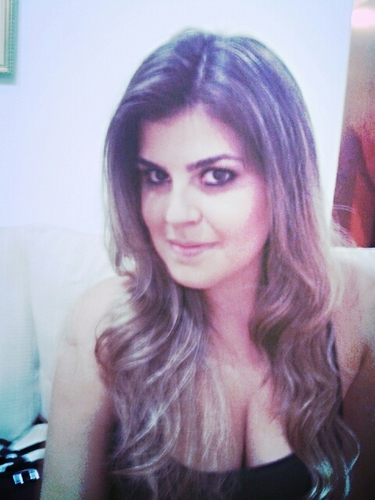 Sou incomum, apaixonada, distraída, louca, sonhadora, sensível...