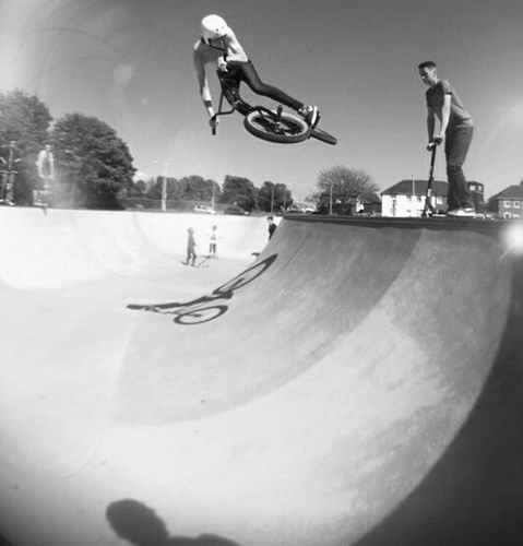 Surfer & BMXer. I like riding up walls on little kids bikes. | @angharaddodd c'est ma magnifique copine. | Klaxons, Two Door Cinema Club, Thirty Seconds To Mars