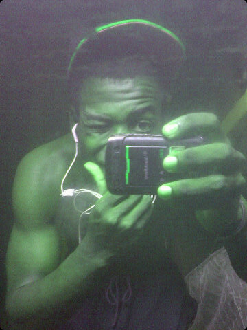 Dieu seul a le pouvoir d'Etre partout a la Fois mais, Moi Je suis sur Twitter,Facebook,Tumblr Instagram,Bbm,Ask.Fm a la Fois Pin: ∕̴Ɩŋƌ ŦƕƸ ρíƦƌtξS̸̨