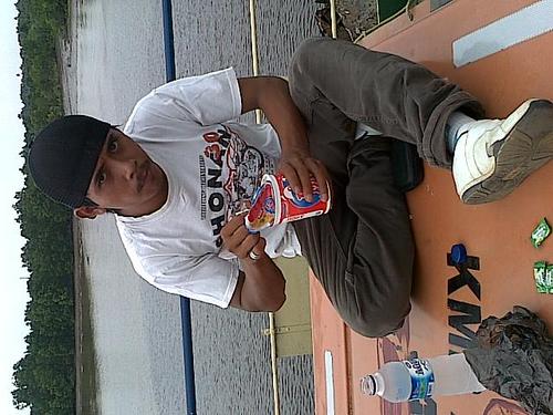Pengen punya bnyk tmn cwe wt ngbrol tiap mlm :), berkeluarga dg istri @ciiocha :D