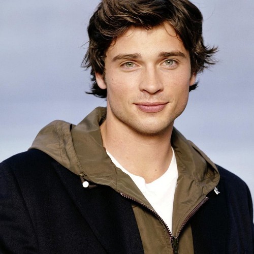 Names Casper or Kas-El. I'm Wonderboy. Intern at LexCorp. Kryptonian Amazon. #DC #RP 17 Years Old #Married @Littleraven2425 Child of Superboy and Wondergirl