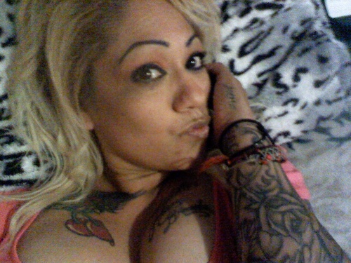 Hi I'm ceci, outgoing down too earth girl. Love meeting people making friends. Follow me and I will follow back.