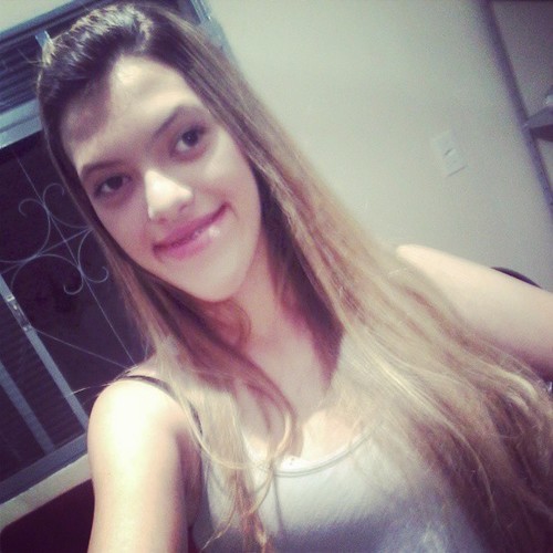 Facebook-Isabella Camargo Ask-@Isacamargofm...Amo brigadeiro *--*