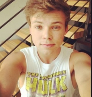 I love ashton