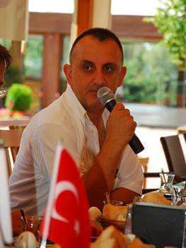 İstanbul gazeteci  haberin merkezinde 
http://t.co/06ZrMA6PyP da
